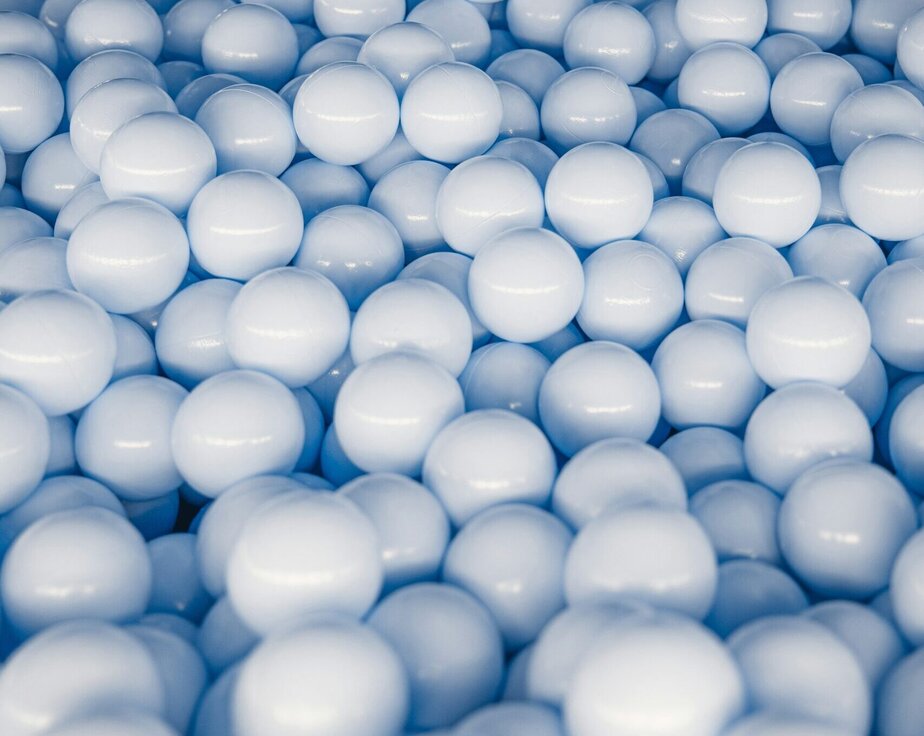 EVAPCO evaporation balls white